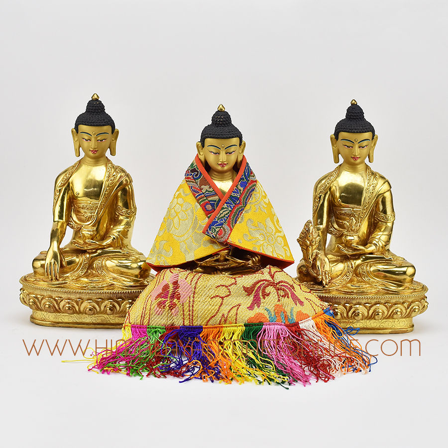 Robes Dress Buddha Statues - Ku Nhamja: Dress Buddha Statues